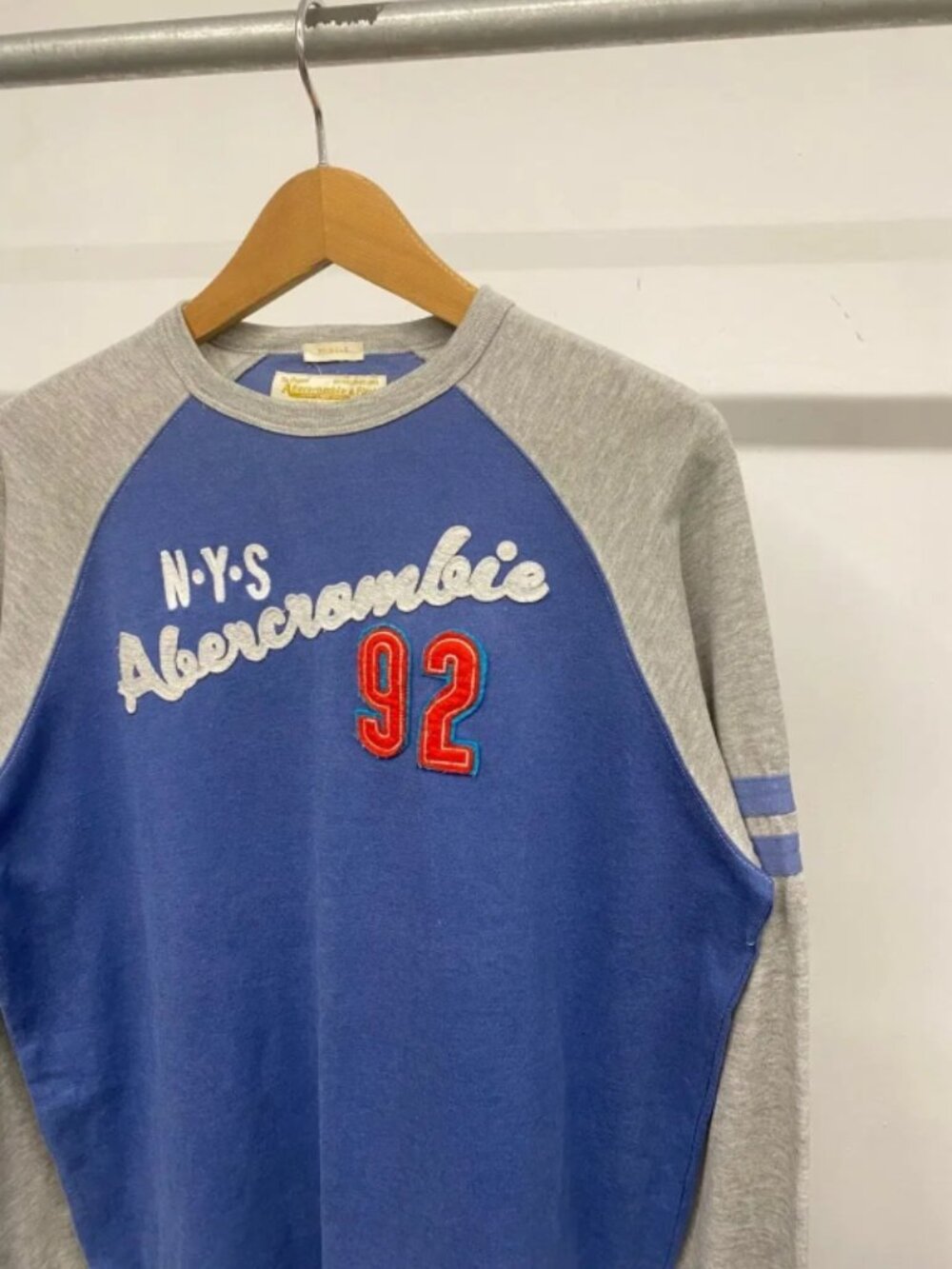 Vintage 90s Abercrombie & Fitch Muscle Men's Small Long Sleeve Sweatshirt Blue - Picture 4 of 4